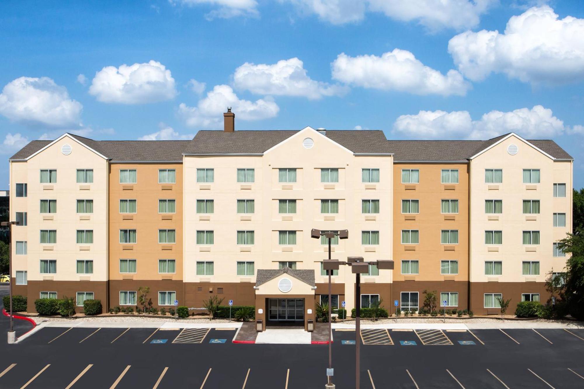 Fairfield Inn & Suites By Marriott San Antonio Airport/North Star Mall Zewnętrze zdjęcie